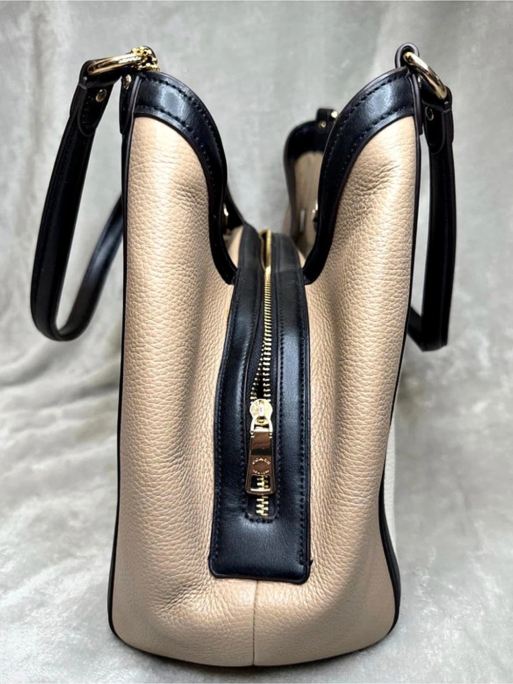 Coach Kristy Shoulder Bag in Colorblock Pebbled Leather - Picture 3 of 7